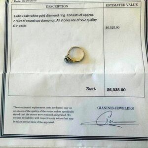 Ladies 14kt white gold diamond ring